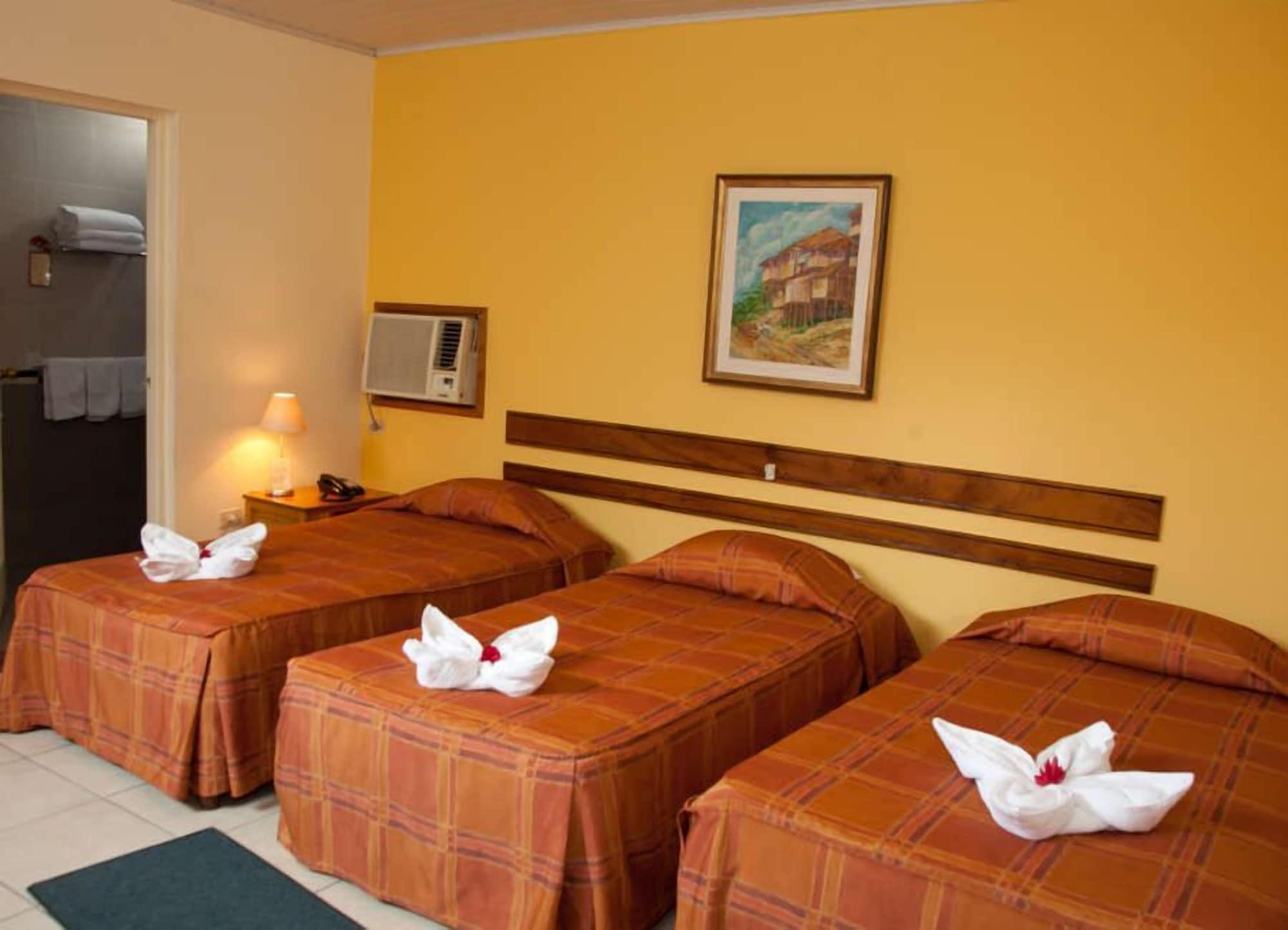 Hotel Acosta Iquitos Bagian luar foto