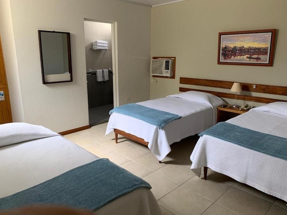Hotel Acosta Iquitos Bagian luar foto