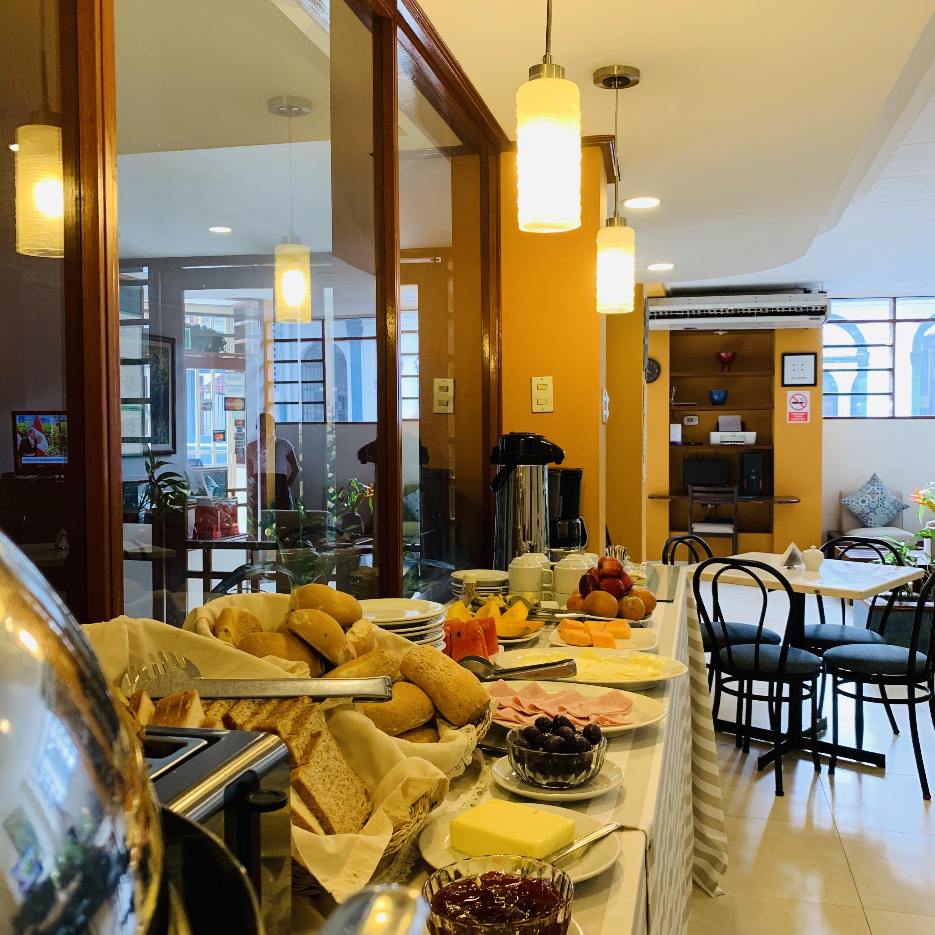 Hotel Acosta Iquitos Bagian luar foto