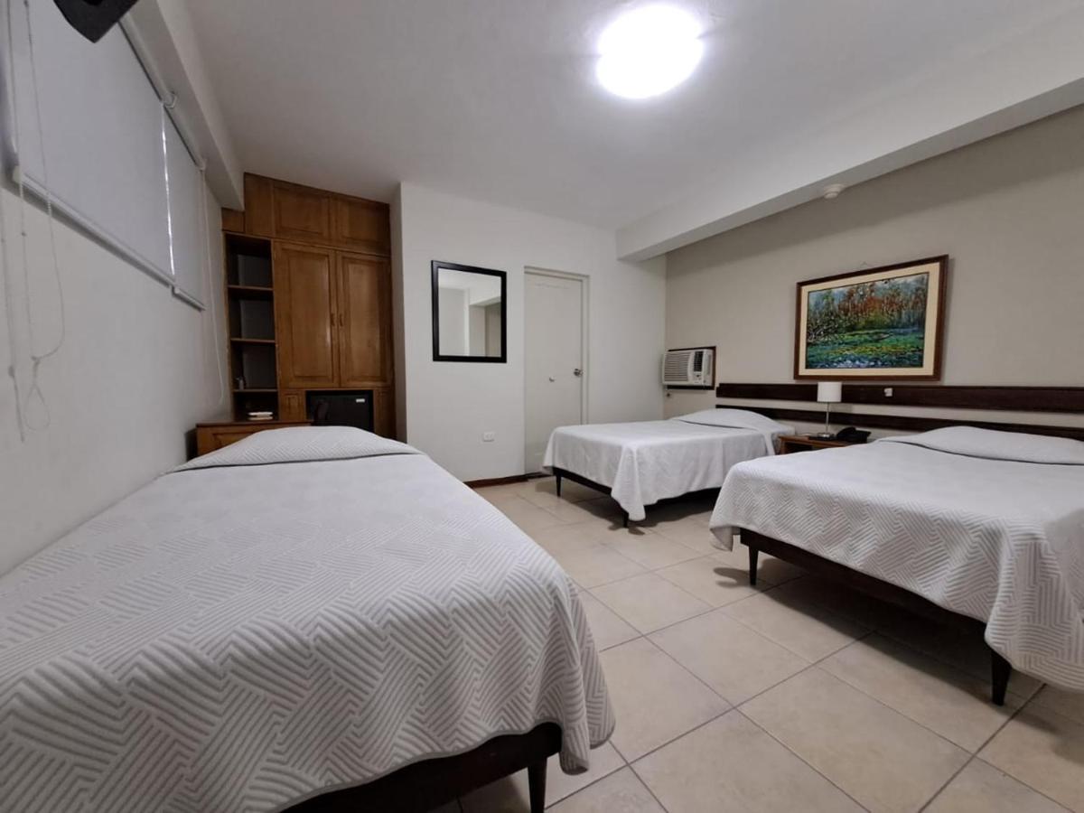 Hotel Acosta Iquitos Bagian luar foto