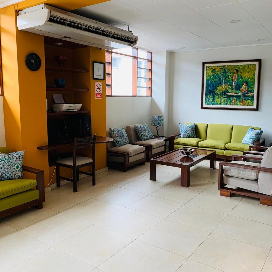 Hotel Acosta Iquitos Bagian luar foto