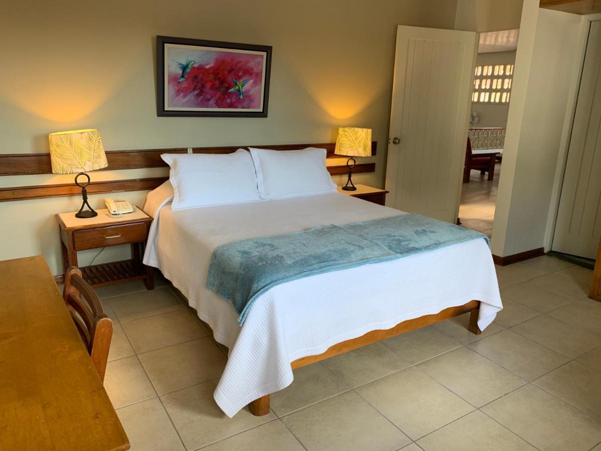 Hotel Acosta Iquitos Bagian luar foto