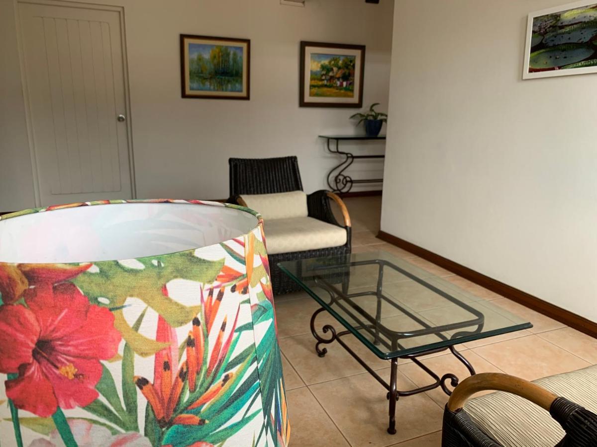 Hotel Acosta Iquitos Bagian luar foto