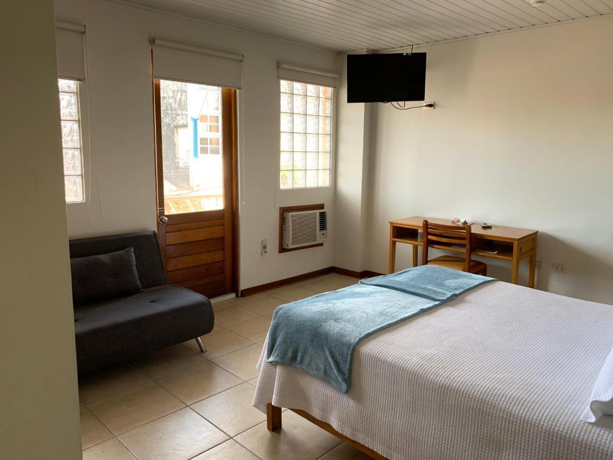 Hotel Acosta Iquitos Bagian luar foto