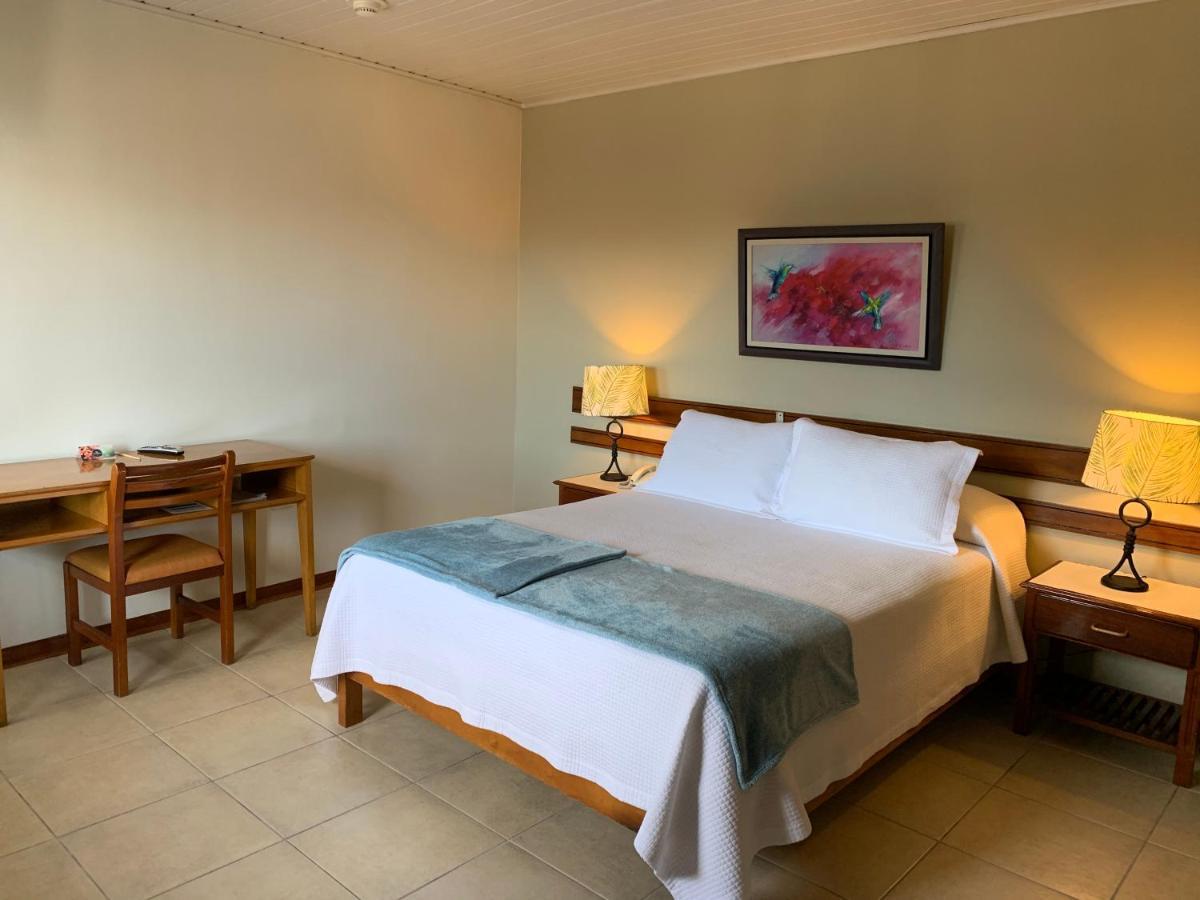 Hotel Acosta Iquitos Bagian luar foto