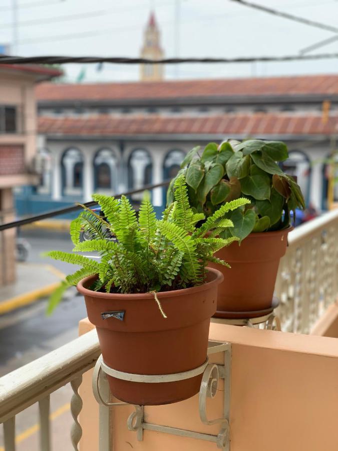Hotel Acosta Iquitos Bagian luar foto