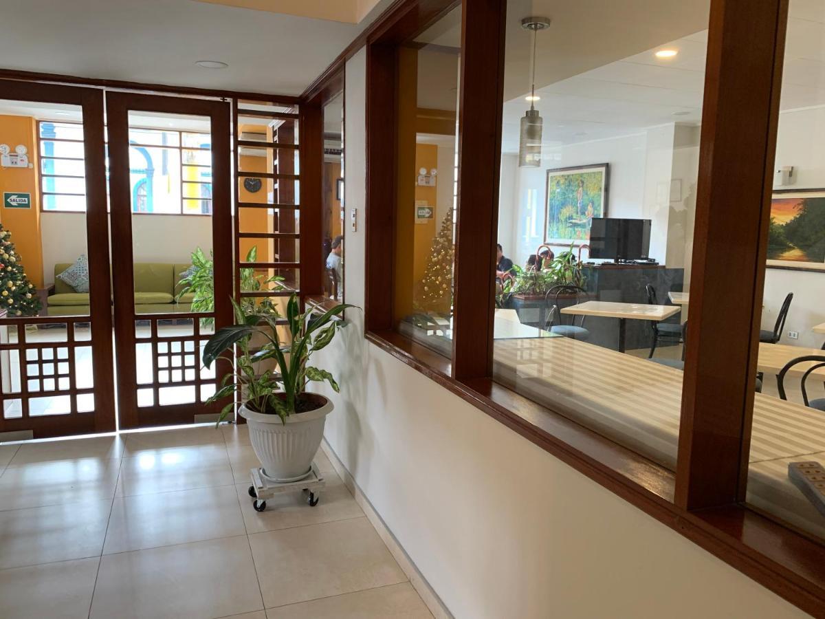 Hotel Acosta Iquitos Bagian luar foto
