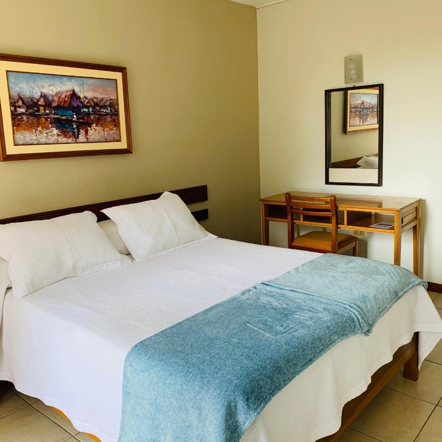Hotel Acosta Iquitos Bagian luar foto