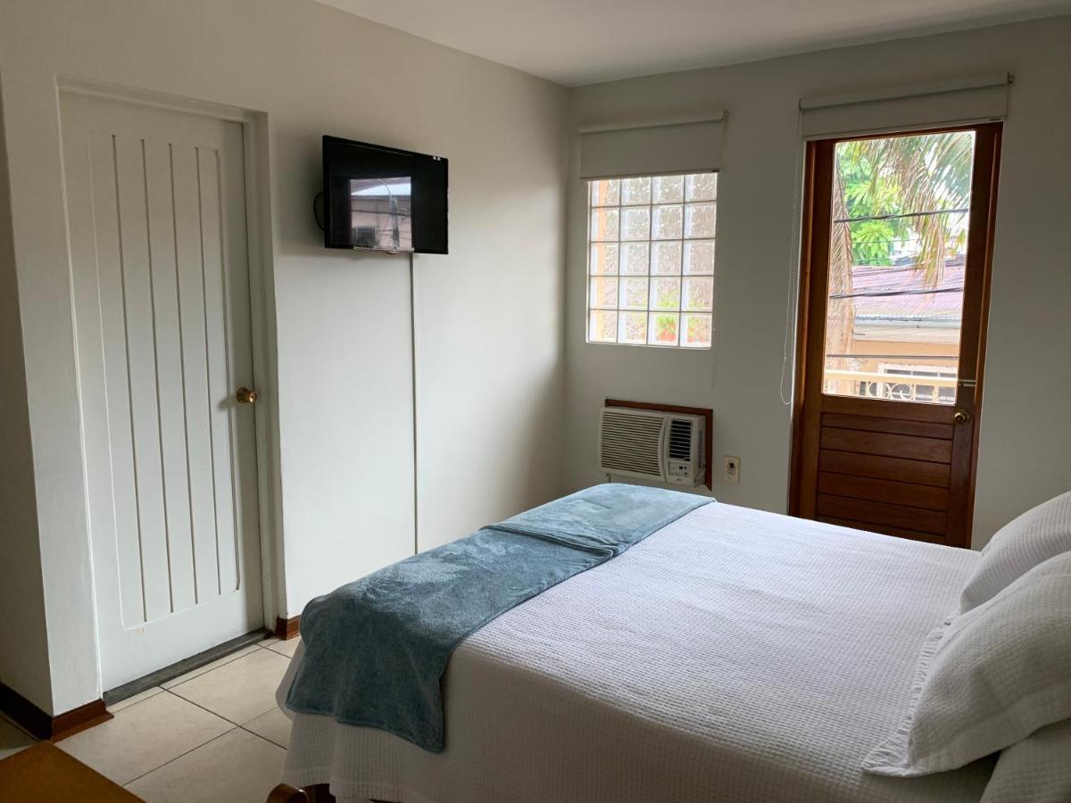 Hotel Acosta Iquitos Bagian luar foto