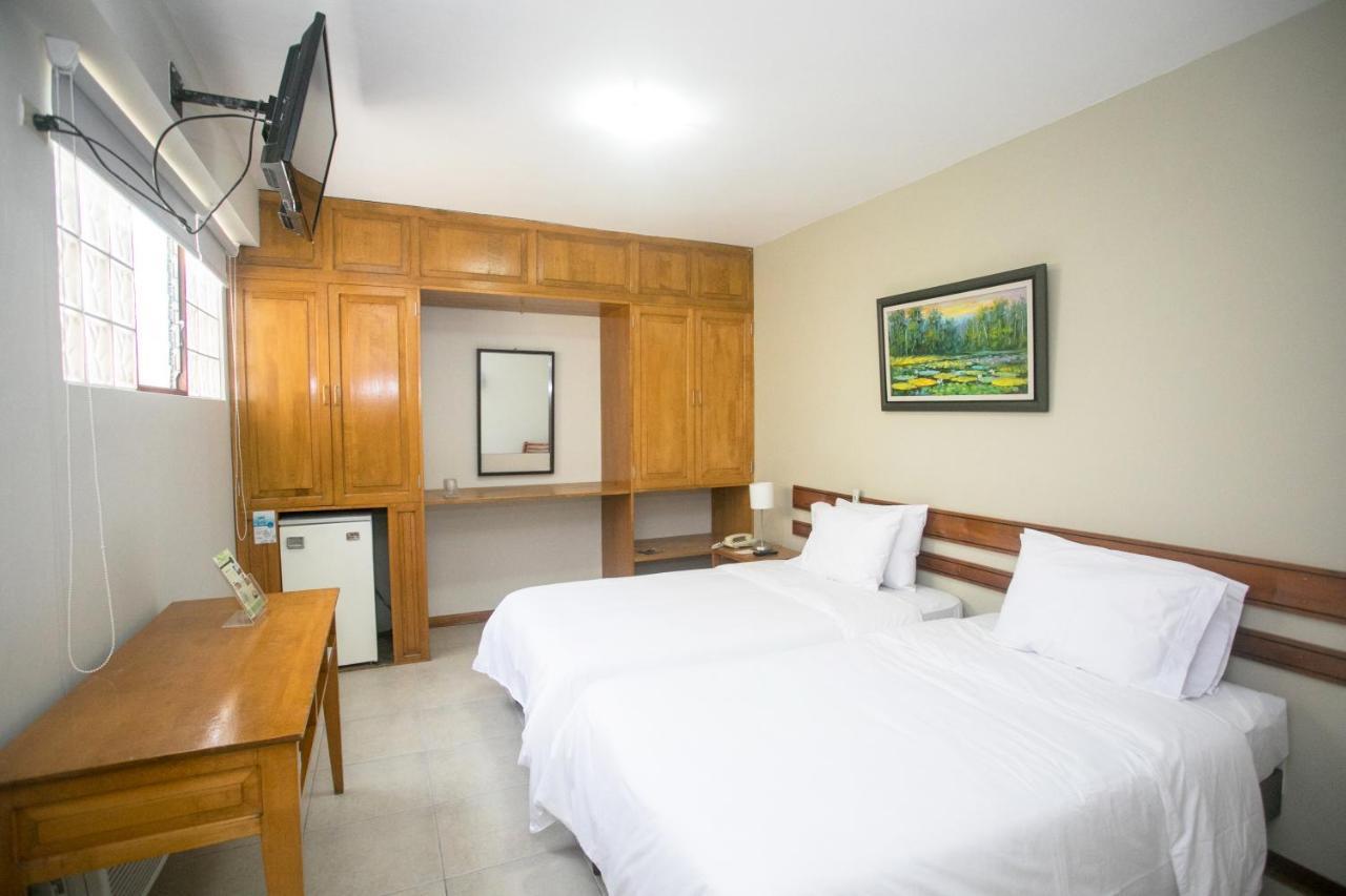 Hotel Acosta Iquitos Bagian luar foto