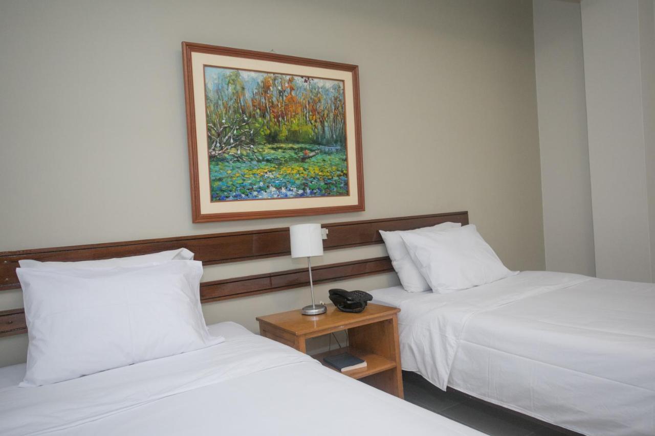 Hotel Acosta Iquitos Bagian luar foto