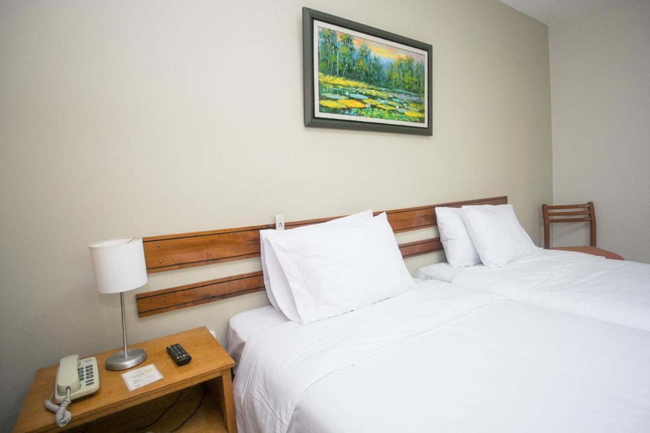 Hotel Acosta Iquitos Bagian luar foto